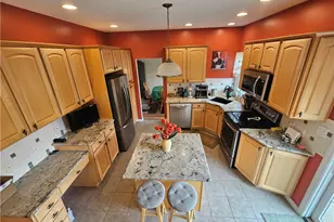 105 Sunburst Ct, Center Township, PA 16001 - Photo 7