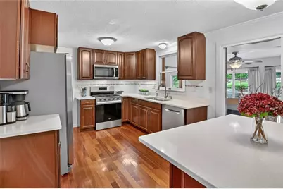 847 Macarthur Drive, Pittsburgh, PA 15228 - Photo 9