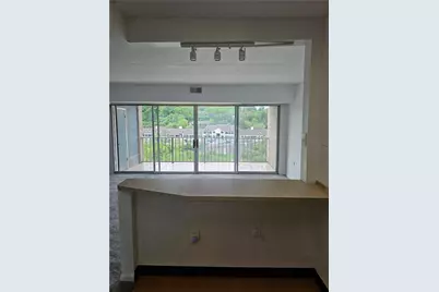 2160 Greentree Rd #606W, Scott Township, PA 15220 - Photo 9