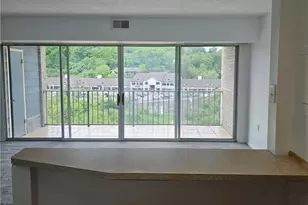 2160 Greentree Rd, Scott Township, PA 15220 - Photo 9
