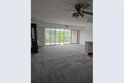 2160 Greentree Rd #606W, Scott Township, PA 15220 - Photo 1