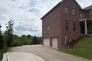 137 Robinson Dr, Pittsburgh, PA 15236 - Photo 5
