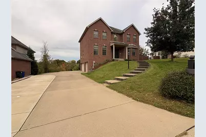 137 Robinson Dr, Pittsburgh, PA 15236 - Photo 5