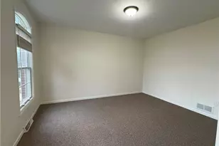 137 Robinson Dr, Pittsburgh, PA 15236 - Photo 11