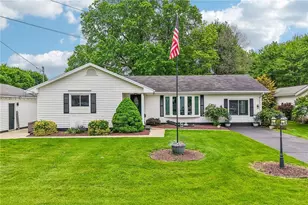 2472 Willowhurst Cir, Shenango Township, PA 16101 - Photo 1