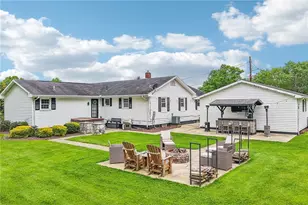 2472 Willowhurst Cir, Shenango Township, PA 16101 - Photo 3