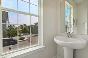 401 N Harmon Ct, Pittsburgh, PA 15090 - Photo 11