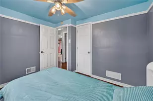 631 Blossom Dr, Pittsburgh, PA 15236 - Photo 15