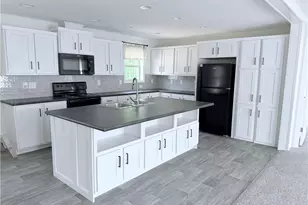 238 Sunny Hill Dr, Adams Township, PA 16059 - Photo 11