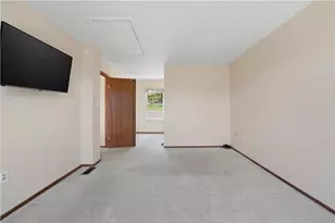 117 Dinwiddie Dr, Pittsburgh, PA 15068 - Photo 15