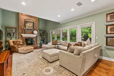 2195 Chardonnay Cir, Hampton, PA 15044 - Photo 9