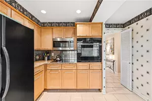 2539 Lindenwood Dr, Pittsburgh, PA 15241 - Photo 13