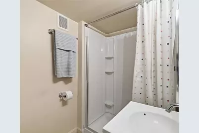 815 Meadow Dr, West Mifflin, PA 15122 - Photo 25