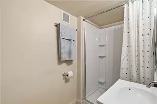 815 Meadow Dr, West Mifflin, PA 15122 - Photo 25