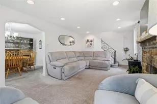 815 Meadow Dr, West Mifflin, PA 15122 - Photo 7