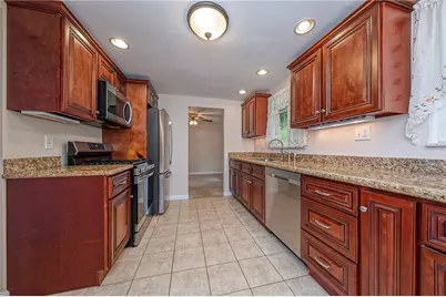 553 Invicta Dr, Pittsburgh, PA 15235 - Photo 9