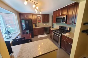 23 Hiland Valley Dr, Ross Twp, PA 15229 - Photo 3