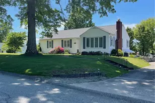 736 Melvin Dr, Hempfield Township, PA 15601 - Photo 3