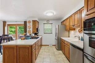 174 Crescent Garden Dr, Pittsburgh, PA 15235 - Photo 13