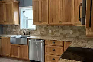 160 Royal Oak Dr, Penn Township, PA 16002 - Photo 3