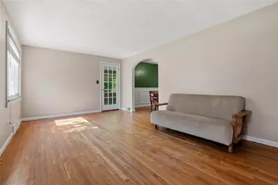 5211 White Oak Dr, Pittsburgh, PA 15147 - Photo 5