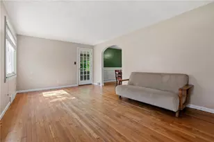 5211 White Oak Dr, Pittsburgh, PA 15147 - Photo 5