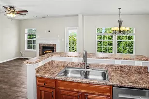 291 Maple Ridge Dr, Cecil, PA 15317 - Photo 5