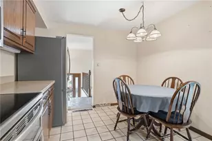 1409 Royal Park Blvd, South Park, PA 15129 - Photo 15