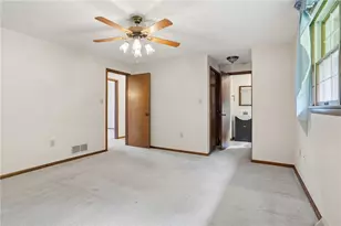 1409 Royal Park Blvd, South Park, PA 15129 - Photo 17