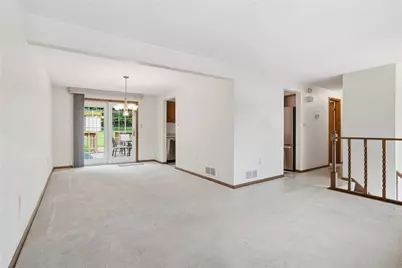 1409 Royal Park Blvd, South Park, PA 15129 - Photo 9