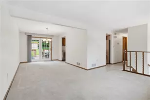 1409 Royal Park Blvd, South Park, PA 15129 - Photo 9