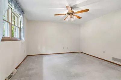 1409 Royal Park Blvd, South Park, PA 15129 - Photo 19