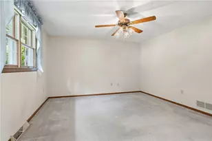 1409 Royal Park Blvd, South Park, PA 15129 - Photo 19