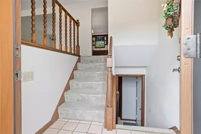 1409 Royal Park Blvd, South Park, PA 15129 - Photo 5