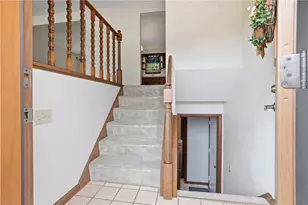 1409 Royal Park Blvd, South Park, PA 15129 - Photo 5