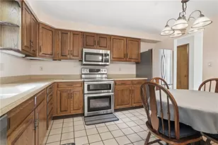 1409 Royal Park Blvd, South Park, PA 15129 - Photo 13