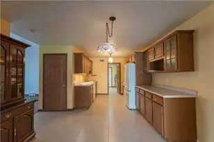 1039 Timberwood Dr, Chippewa Township, PA 15010 - Photo 9