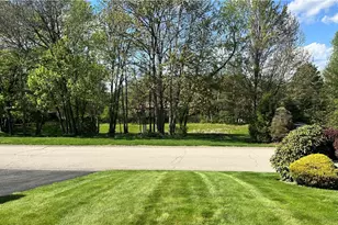 117 Windy Dr, Center Township, PA 16001 - Photo 7