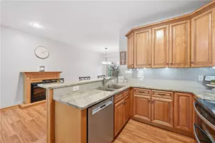 52 Golfwood Dr, Hermitage, PA 16148 - Photo 11