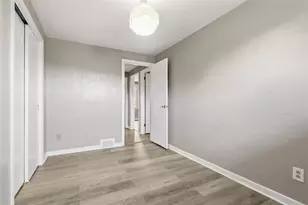 4798 Doverdell Dr, Pittsburgh, PA 15236 - Photo 15