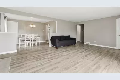4798 Doverdell Dr, Pittsburgh, PA 15236 - Photo 7
