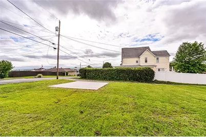 301 College Ave, Mt Pleasant Boro, PA 15666 - Photo 7