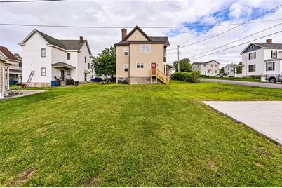 301 College Ave, Mt Pleasant Boro, PA 15666 - Photo 5