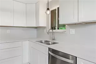 6432 Highview St, South Park, PA 15129 - Photo 13