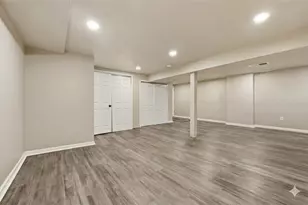 270 Fiesta Dr, Pittsburgh, PA 15239 - Photo 21