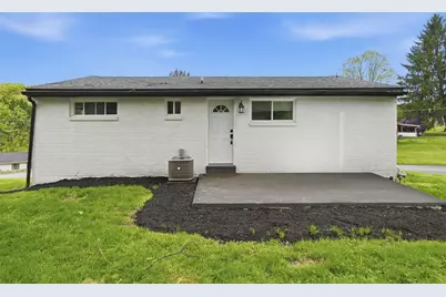 270 Fiesta Dr, Pittsburgh, PA 15239 - Photo 3