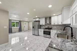 270 Fiesta Dr, Pittsburgh, PA 15239 - Photo 9