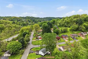 270 Fiesta Dr, Pittsburgh, PA 15239 - Photo 31