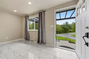 270 Fiesta Dr, Pittsburgh, PA 15239 - Photo 5
