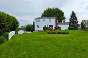 26 Robin Dr, South Strabane, PA 15301 - Photo 5